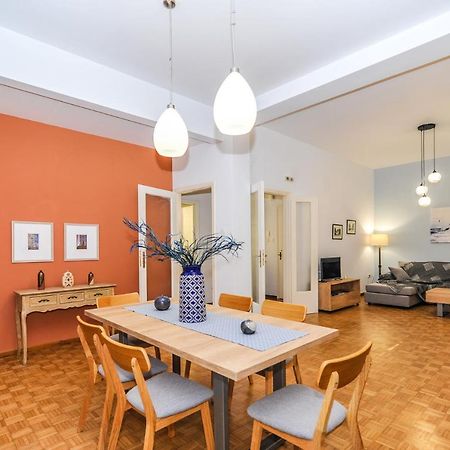 The Elegant. Spacious City Center Apartment. Iraklio Exteriér fotografie