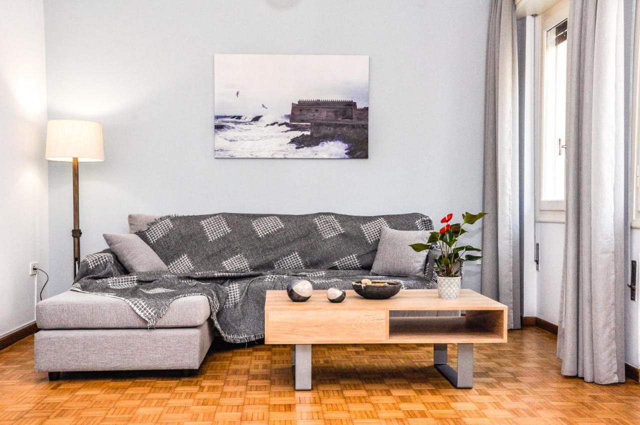 The Elegant. Spacious City Center Apartment. Iraklio Exteriér fotografie