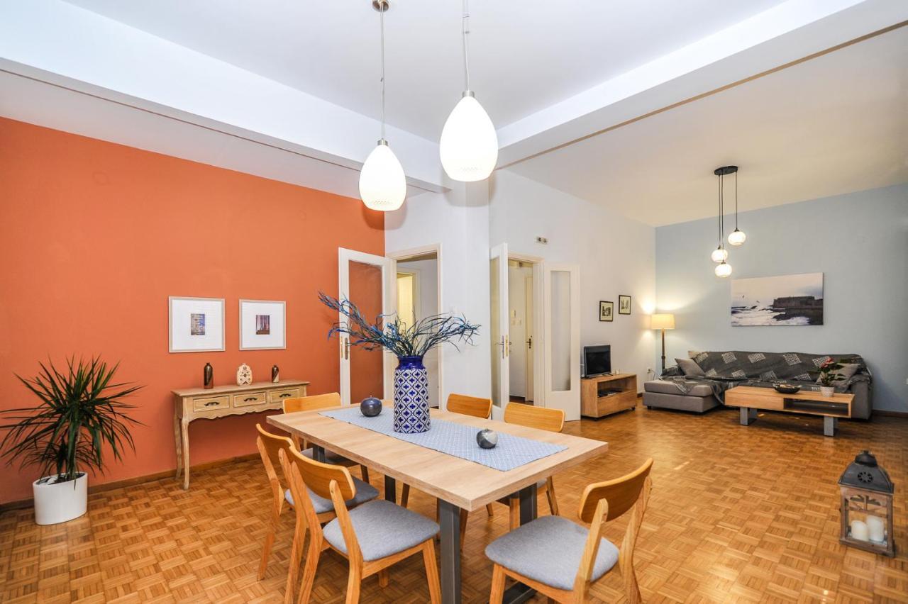 The Elegant. Spacious City Center Apartment. Iraklio Exteriér fotografie
